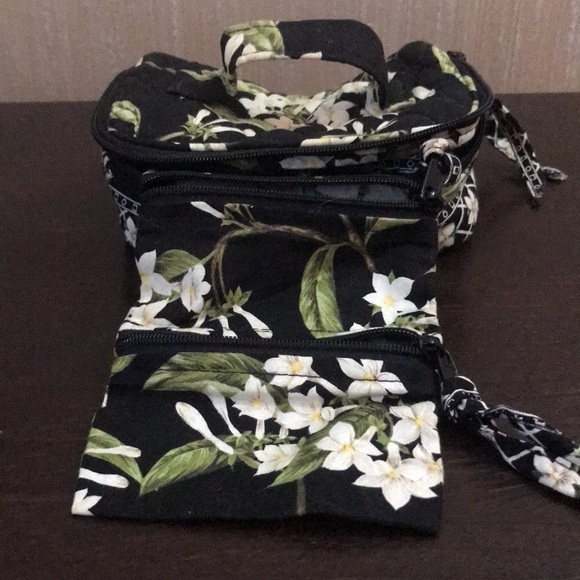 FINAL! Must go by 8/15 Vera Bradley sm. organizer - Picture 3 of 4